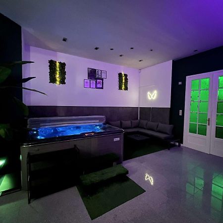 City Lounge Wellness Dison Exteriör bild